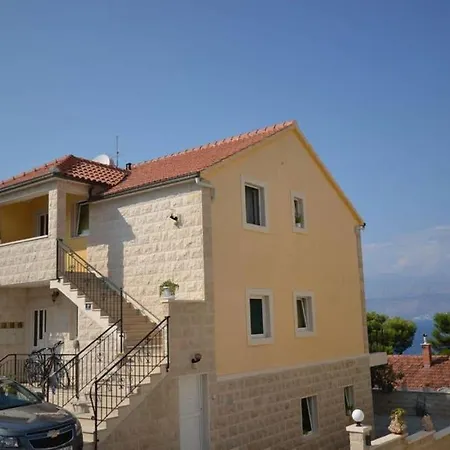 Janez Apartment Postira